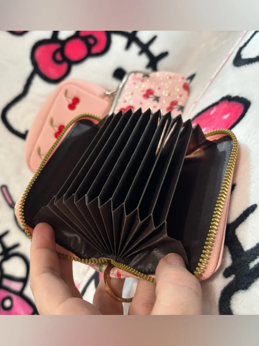 Sweet cherry bundle - Picture 2 of 3